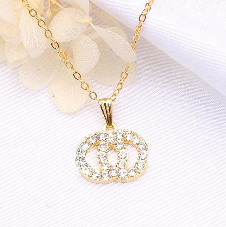 Fashion Designer 18K Gold Plated Curb Chain Pendant Necklaces Luxury Letter Geometric Crystal Rhinestone Sweater Chains Mens Womens Necklace Jewe