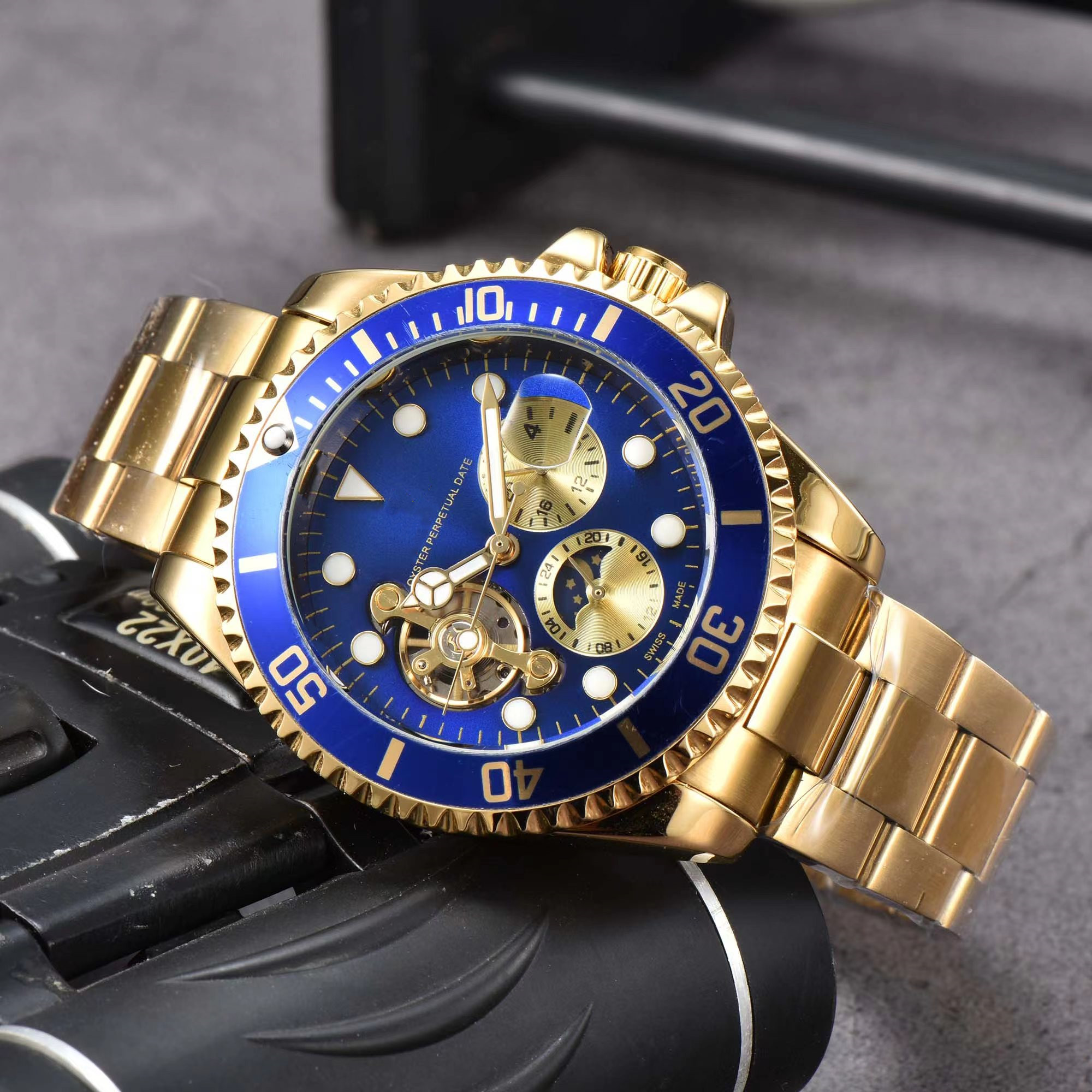 Zwitsers gecertificeerd merk Water Ghost heren automatische mechanische horloge hol ontwerp glow-in-the-dark waterdicht stalen band