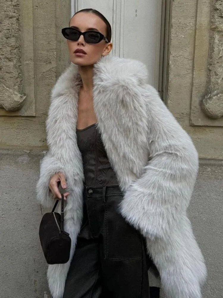 Fashionable solid thick womens fur coat elegant lapel womens warm coat winter long sleeved womens faux fur coat 240913