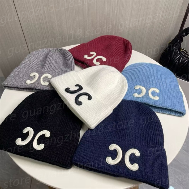 Bons de créateur de mode avec lettrage Impression du chapeau chaud d'hiver pour femmes Gift Festival des hommes 28861