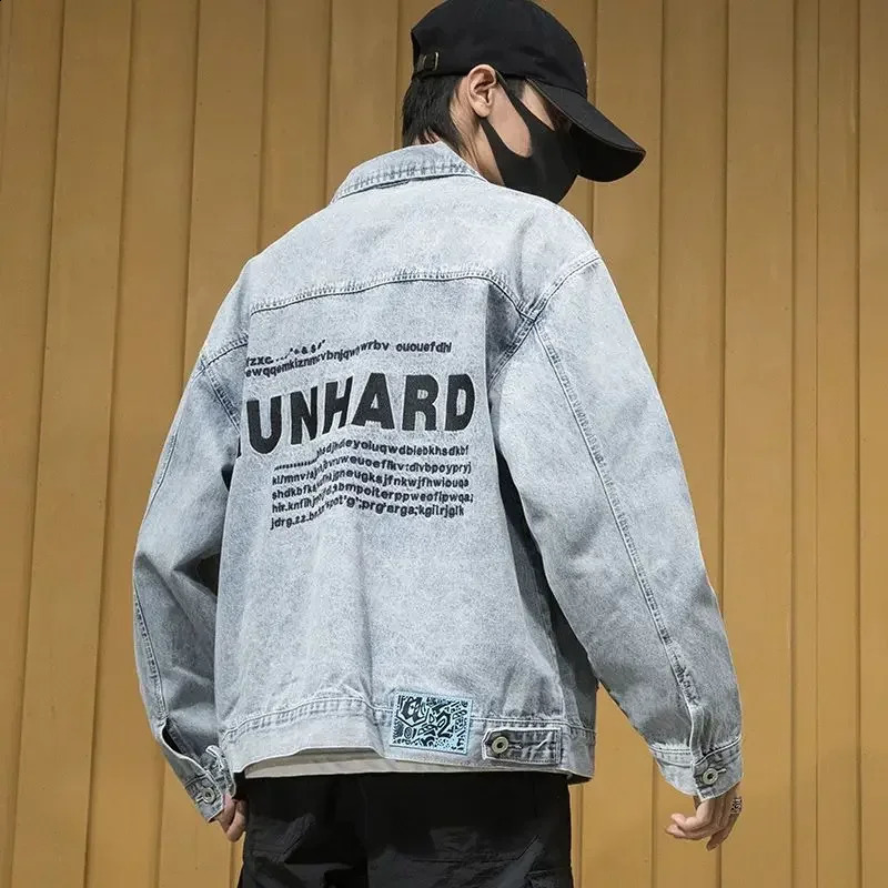 Jeans Coat for Men Light Blue with Embroidery Denim Jackets Man Hip Hop Letter Wide Sleeves Large Size Worn Winter Outerwear Y2k 240913