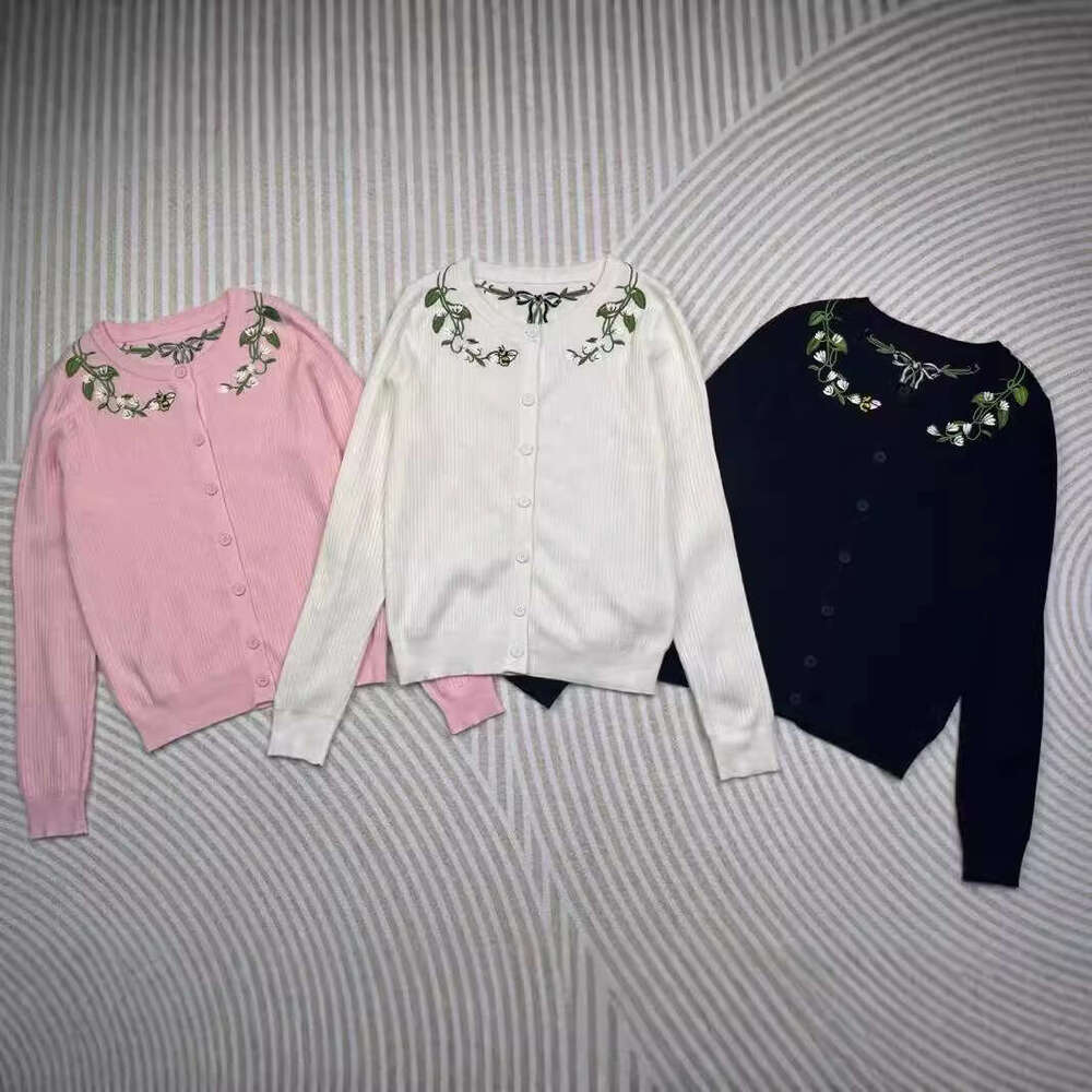 Bestseller Spring And Autumn Winter New Product Women's Handmade Embroidered Low Round Neck High Waist Cashmere Small Cardigan Pink Knitted