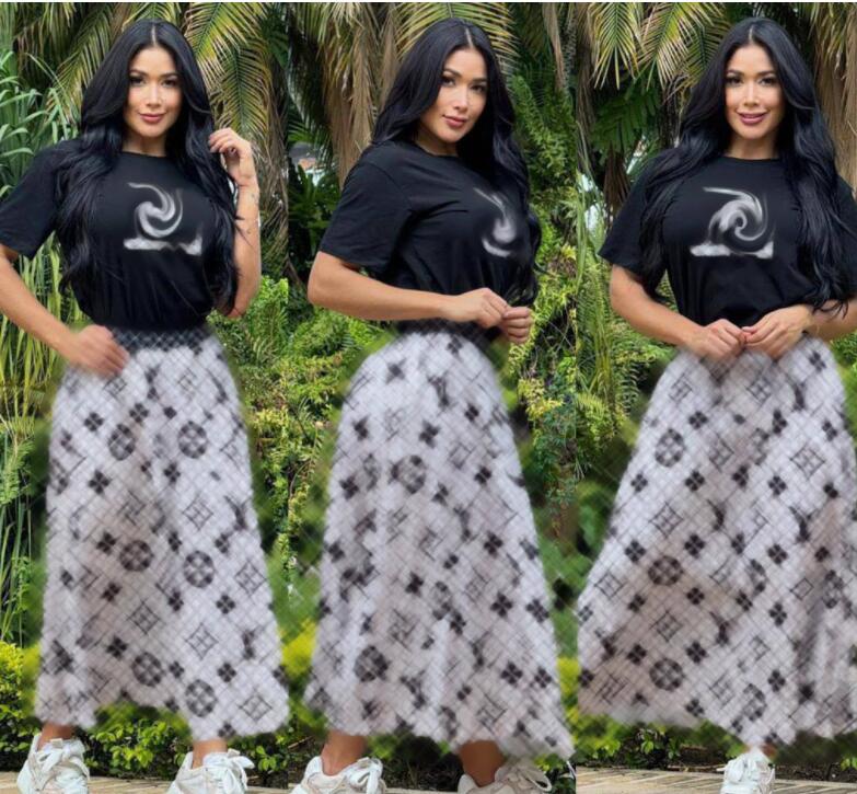 Designer de luxe imprimant des robes en deux pièces tenues pour femmes t-shirt décontracté et jupe longue 2pcs.