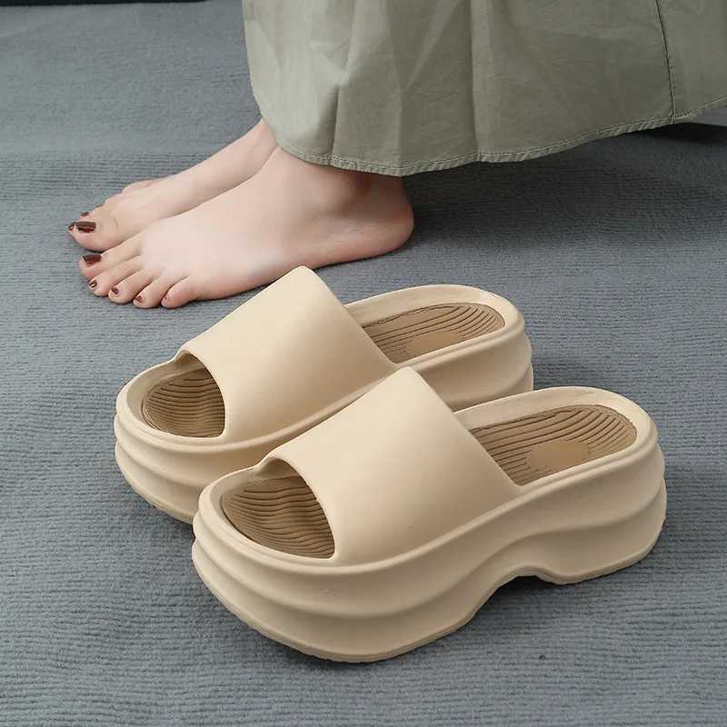 Thick EVA Slippers New Summer Womens Slippers Wear Home Platform Sandals Fashion Outwear Non Slip Elevated Slippers Women M240914