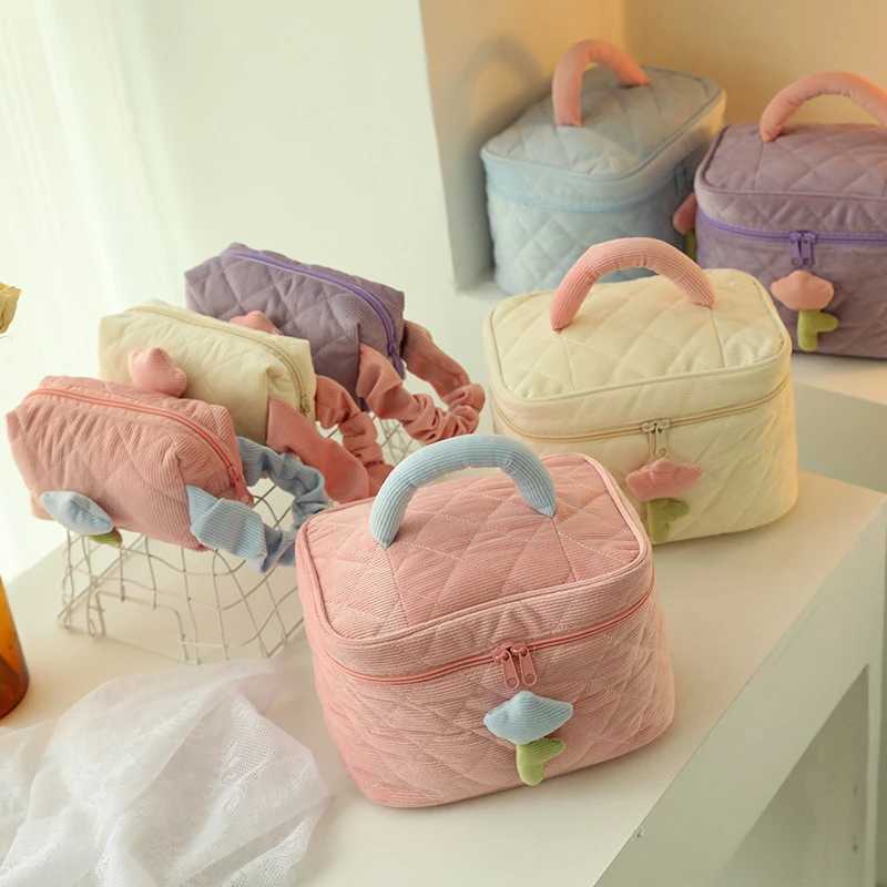Fashion Womens Tulip Flowers Pouch Large Capacity Travel Cosmetic Bag Zipper Bags Portable Storage Make Up Organizer Z240914