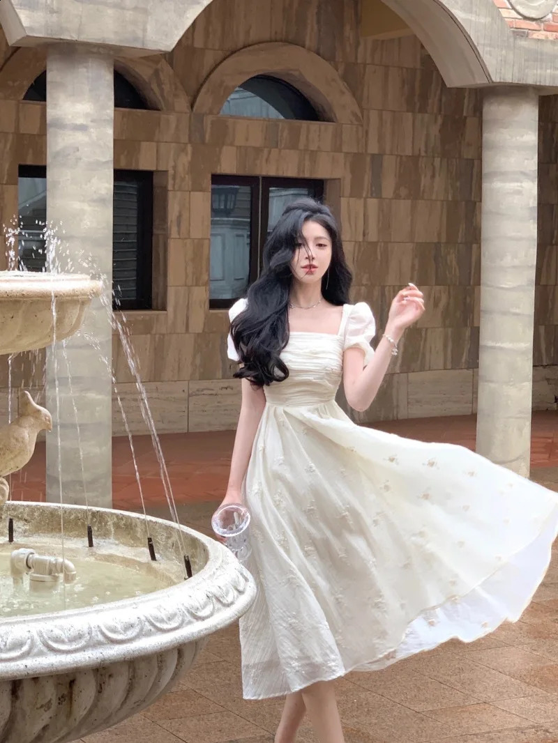 Robe de soirée élégante d'été midi femmes ultra mince princesse brodée vestidos pour femmes vêtements de style coréen 240919