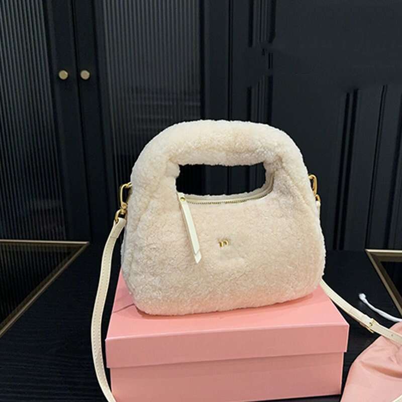 Handle de concepteur Sac à bandoulière en laine d'agneau avec des femmes croix Cross Classic Trend t Handbag Purse Sacs sous les bras Villous Sac
