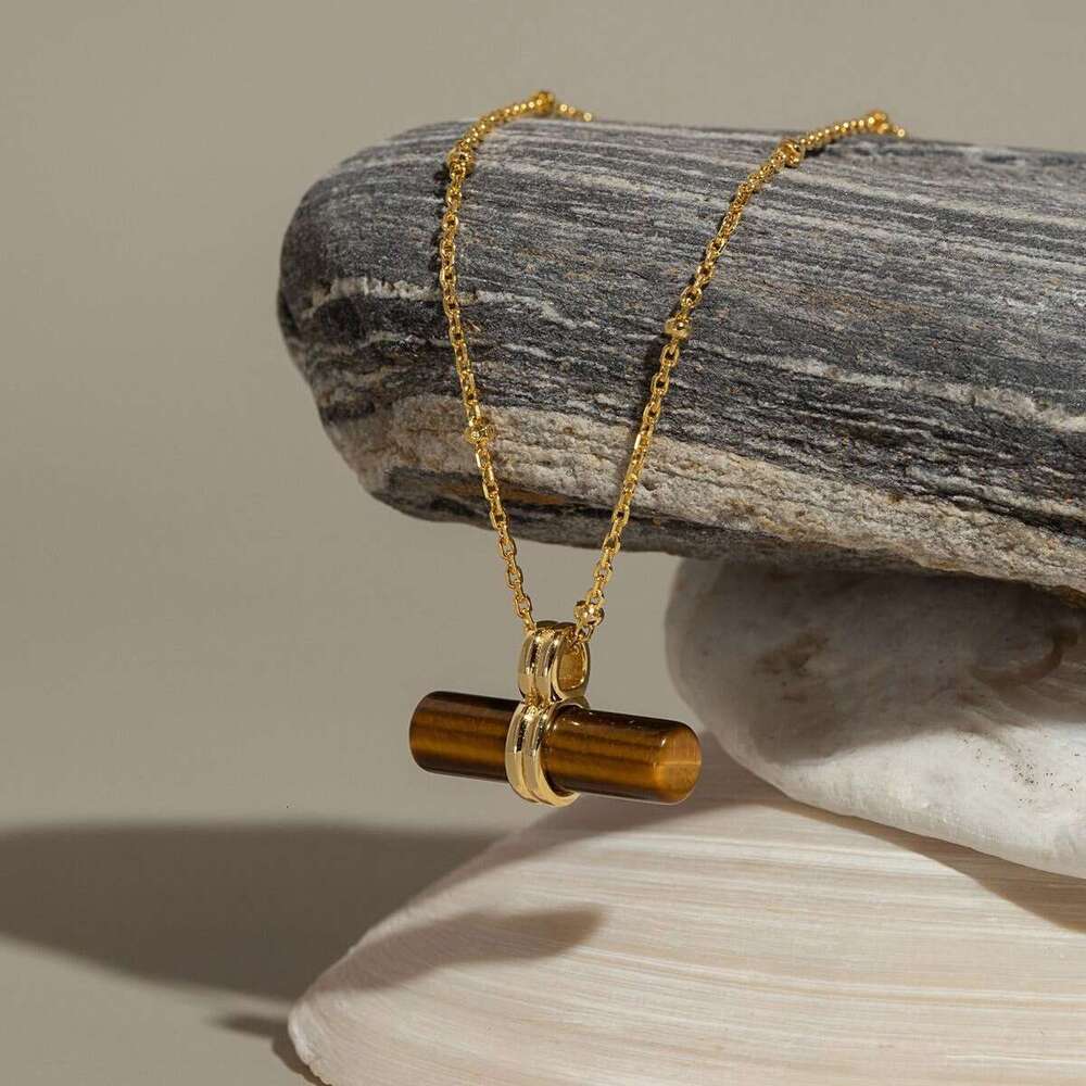 European natural tiger eye stone balance beam necklace 18k gold fashionable and high-end collarbone chain light luxury and versatile niche and simpl