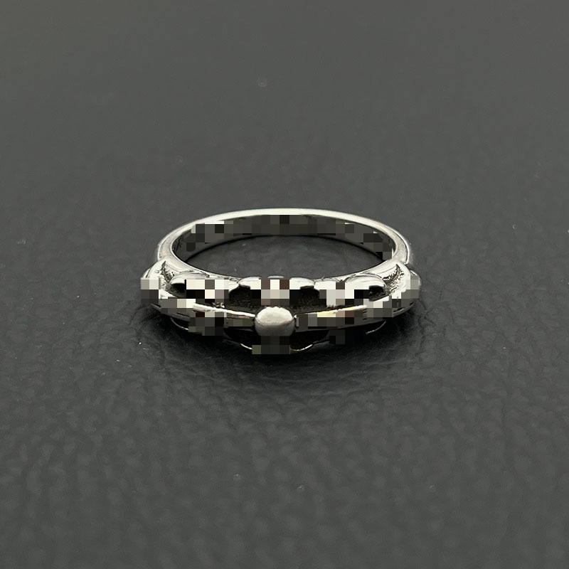 Designer Cluster Rings Vintage Guardian Small Size Ring European and American Cross Flower Niche Hip Hop Ring Overlord Punk Classic