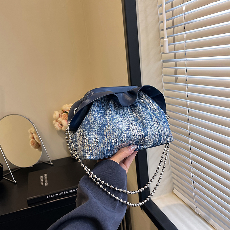 leisure new handbag model Bucket New Fashion wrap Chain Shoulder trend High Beauty Handbag with sequins Women s Bag