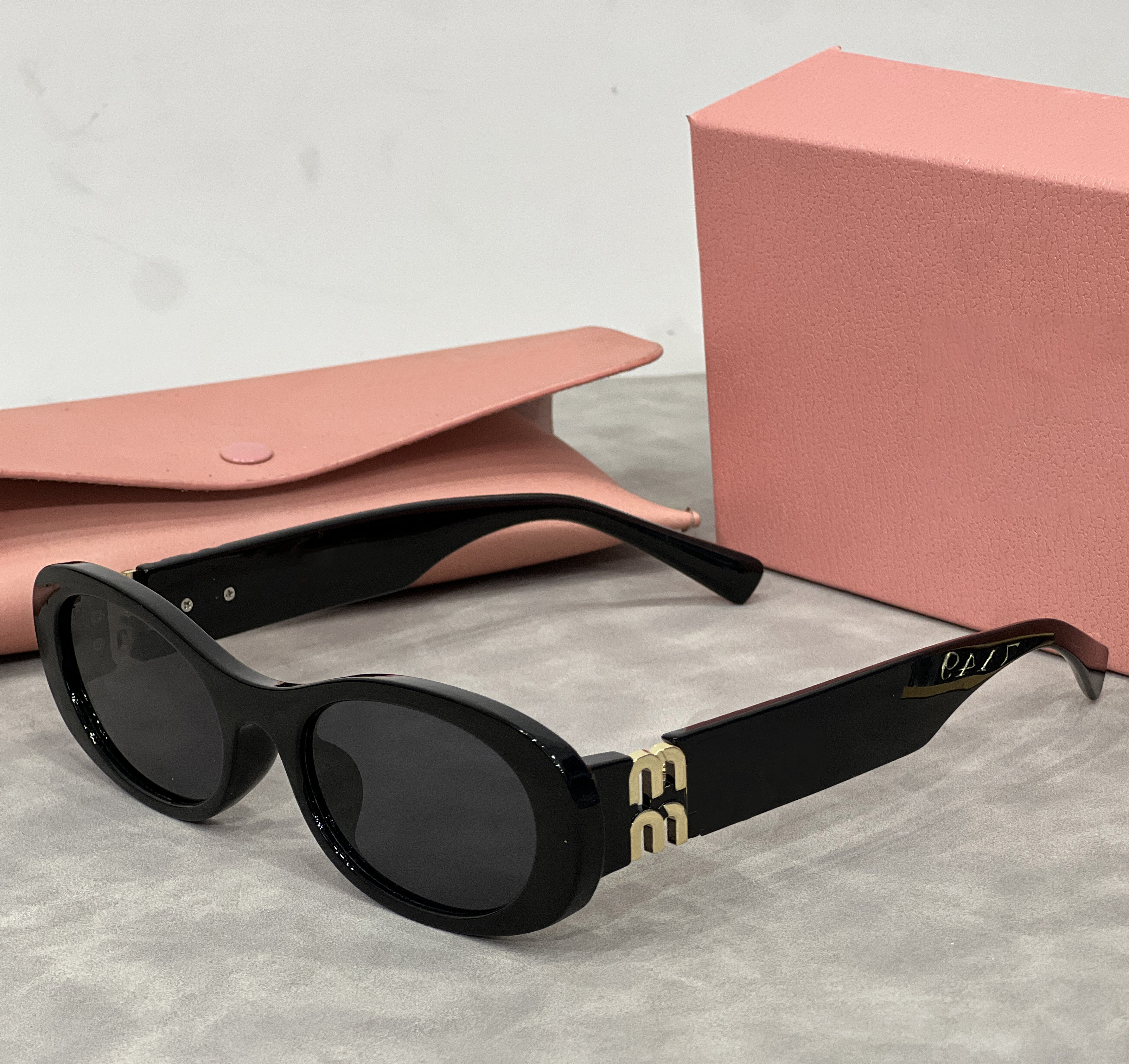 2024 New style Designer sunglasses Fashion glasses oval frame m sunglass womens anti-radiation UV400 Polarized lenses mens retro eyeglasses Pink