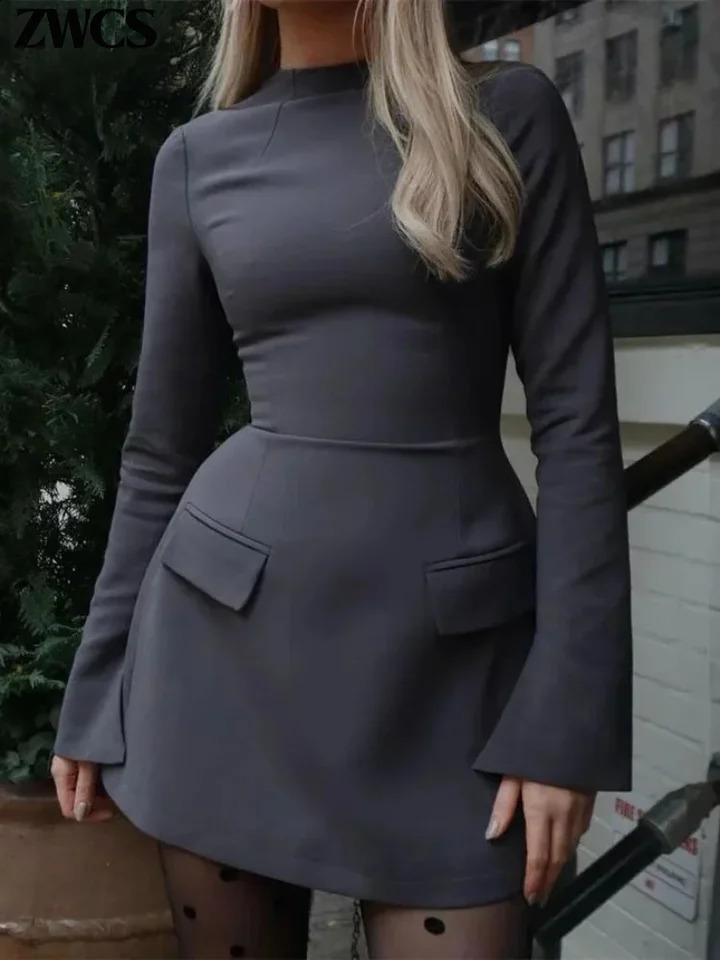 Femmes sexy ultra-mince mini robe avec des poches de couleur unie