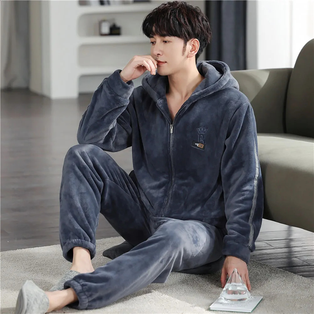 Double sided flannel high-density warm sleepwear Hombre large-sized sleepwear 4XL loose zipper hooded thick winter sleepwear mens 240918