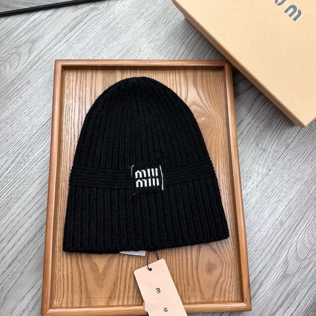 Black bonnet designer Knitted Hat caps High quality wool bonnet Luxury Outdoor travel skiing Beanie