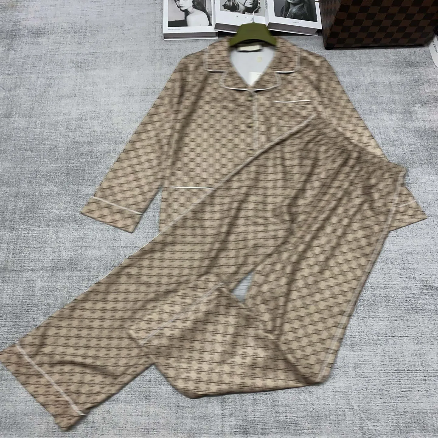 Full Designer Print Womens Tracksuits Letters Vintage Pajamas Style Silk Long Sleeve Shirt Drawstring Elasticated Waist Trousers 2 Piece Set M260731