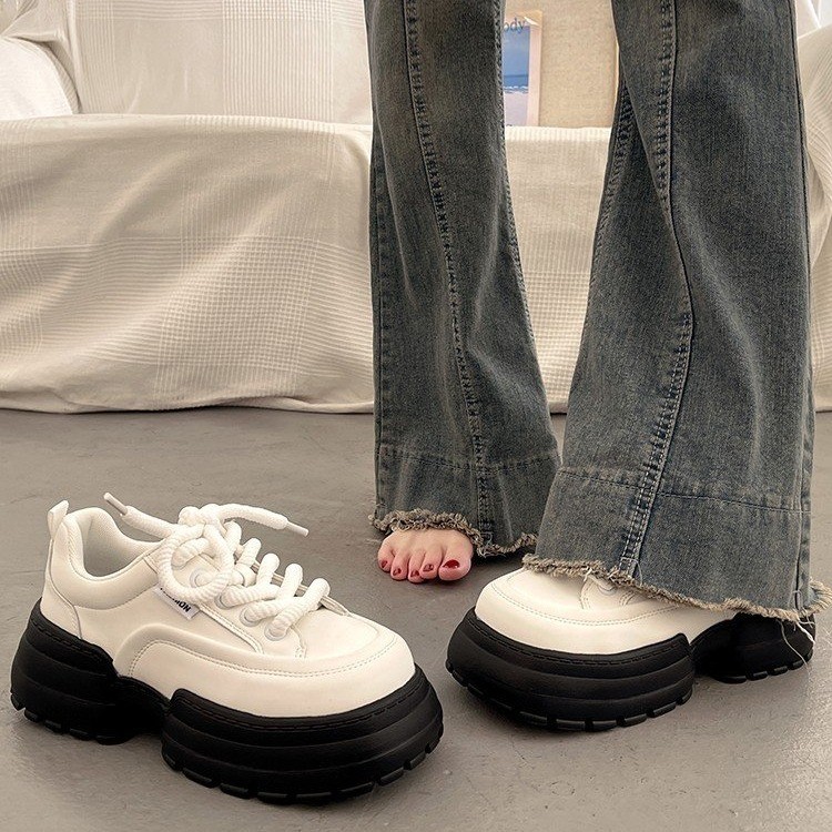 Women's spring and autumn versatile thick soled sneakers 2024 new height increasing casual sports shoes