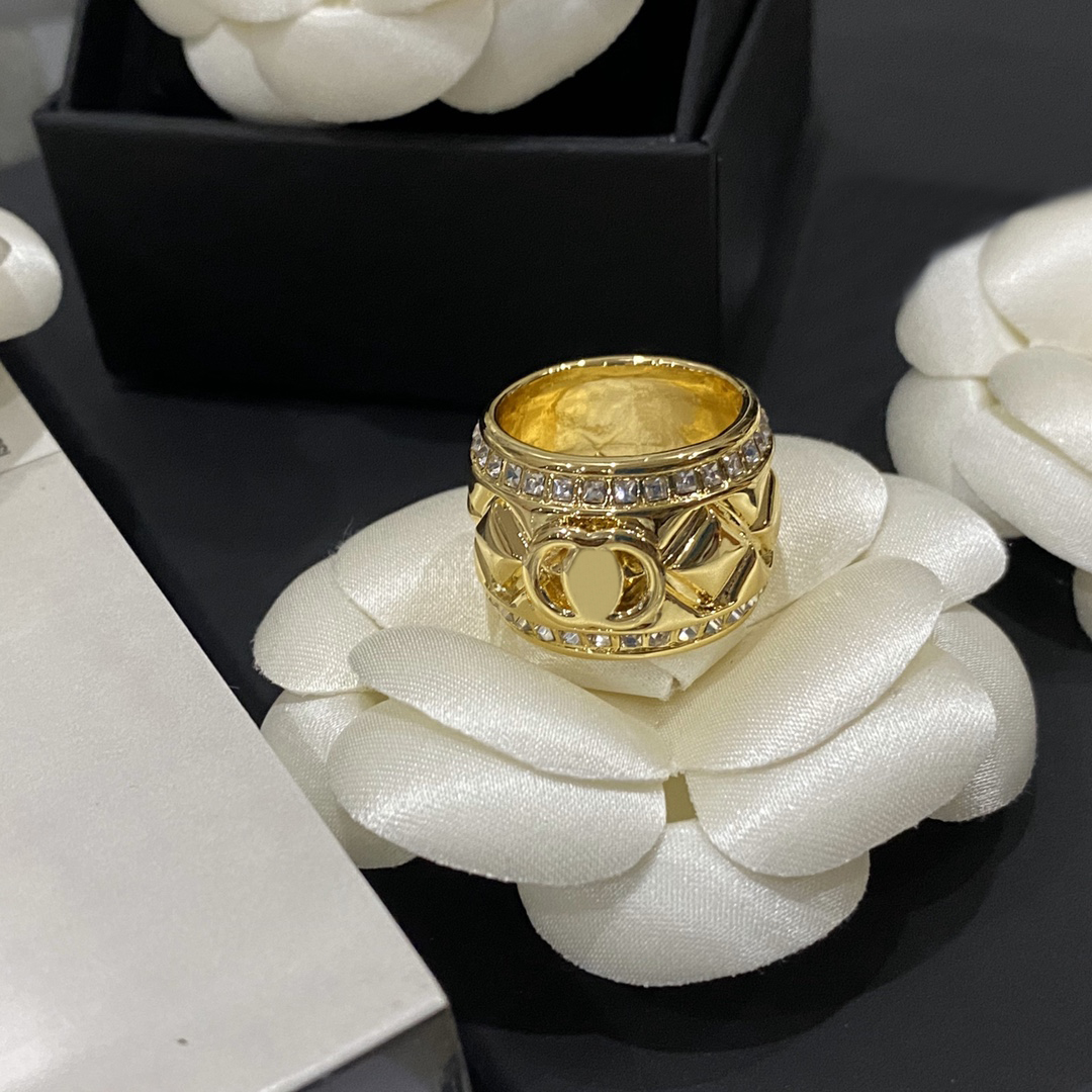 Sélection de conception de luxe Sélection charmante de bijoux de bijoux de bijoux classiques accessoires premium accessoires de la Saint-Valentin