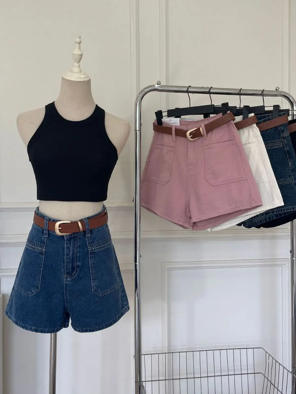 Shorts de jean pour femmes de jeunesse Y2K / 2000 Shorts de genou coton noir rose bleu de style coréen jeans d'été 240924