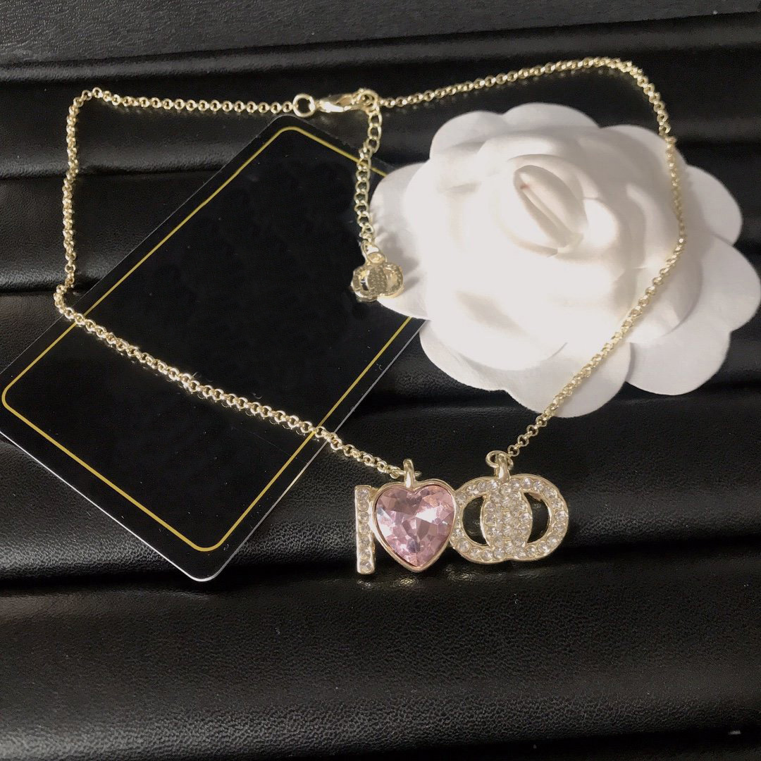 Designer Fashion Pendant Necklace for Women Pink heart Chain 18K Gold Plated Copper Alloy Pendant Necklaces Jewelry-image-765587645