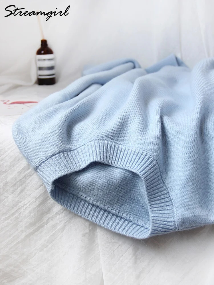 Light blue oversized womens sweater trend white loose sweater casual autumn and winter warm thick knitted sweater womens skydiving 240924