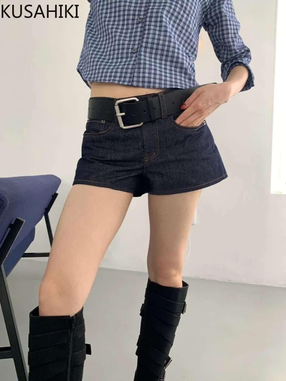 KUSAHIKI Korean version street denim bright line retro weight loss casual mini summer Y2K shorts 240924