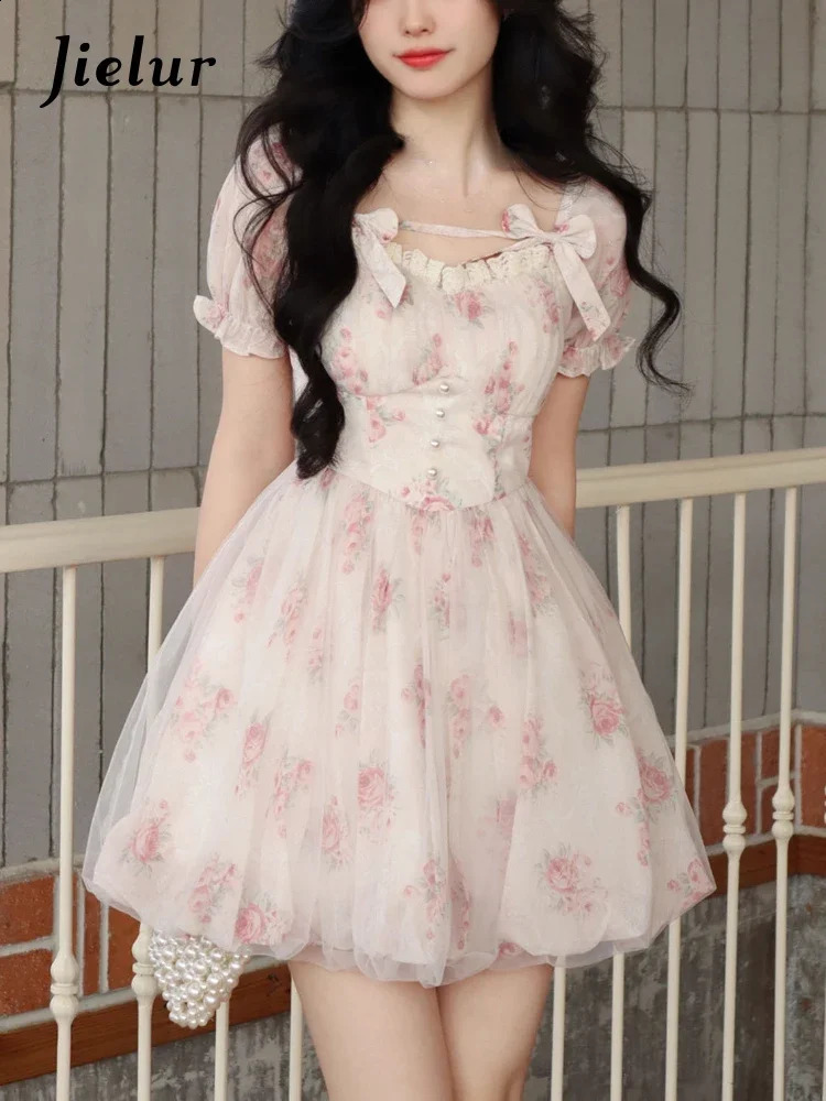 Jiellur lolita rose y2k mini robe femme plage courte robe à manches à manches coréennes mode décontractée robe de fête douce d'été 240924