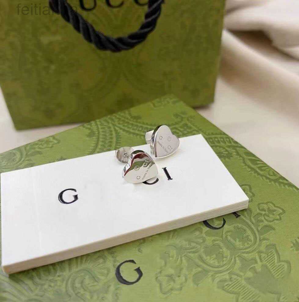 Designer 925 Silver Plated Ear Stud Earring Popular Stainless Steel Classic Love Heart Charm Earrings Aretes Orecchini for Women Lovers Gifts Jew
