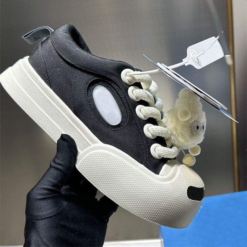 Mignon Smile Trainers Designer Sneakers Big Toe Canvas Chaussures Femmes hommes Chaussures extérieures décontractées à lacets 664