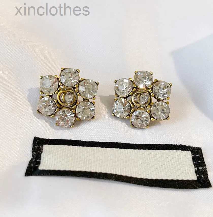 Créatrice de mode de créatrice en boucles d'oreilles en strass Crystal Stud aretes a tampons top brass matériel femmes bijoux de fête de mariage