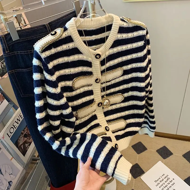 Fashionable knitted striped cardigan womens long sleeved top with unique Y2K autumn and winter Korean womens clothing 240926