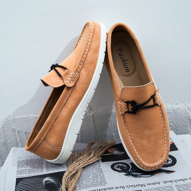 Mandons de chaussures pour hommes massifs modes de cuir en cuir Slip on Lace Up Homme décontracté Chaussures lazy confortables Handmad 0B2E