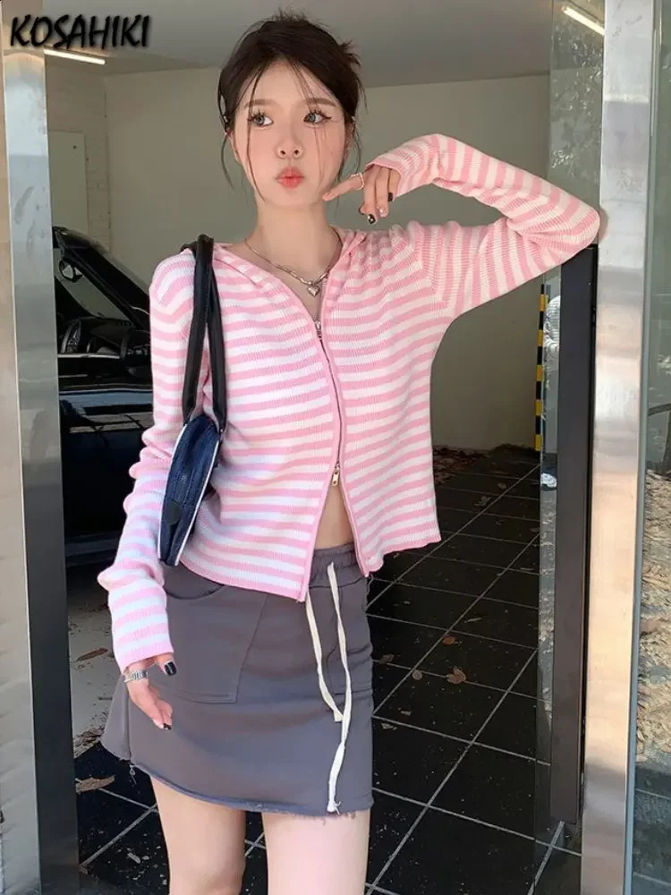 Sweatre de cardigan pour femmes à la mode Retro Y2K à la mode Pink Pulte de crop crop sweater à capuche Double fermeture éclair Kardigany 240926.