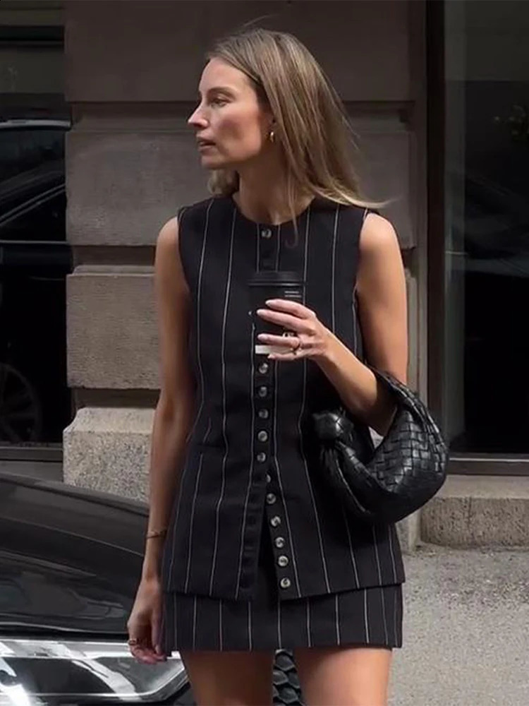 Casual Striped Mini Skirts Vest Suit Women Slim Round Neck Sleeveless Sets Female 2024 Single Breasted Fashion Set 2 Pieces Lady 240926