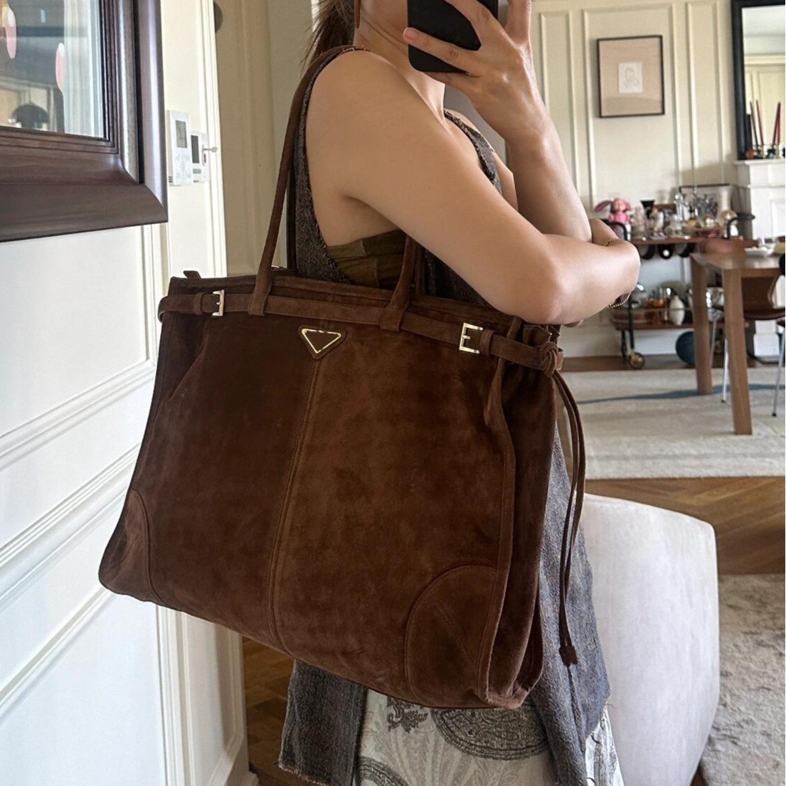 2024 New Product Internet Celebrity Same Style Fashionable Versatile Suede Tray, Extra Large Design, Handheld Crossbody Bag, Women's Small
