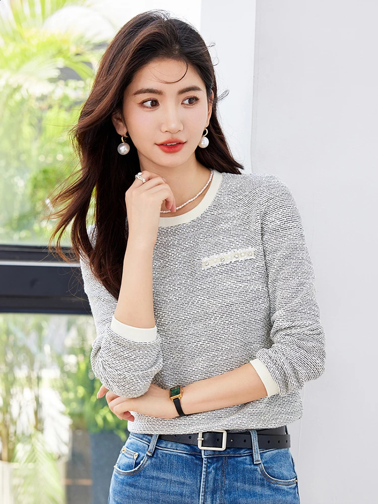 Fashion round neck T-shirt for women Korean style long sleeved warm top loose lapel version T-shirt 240926