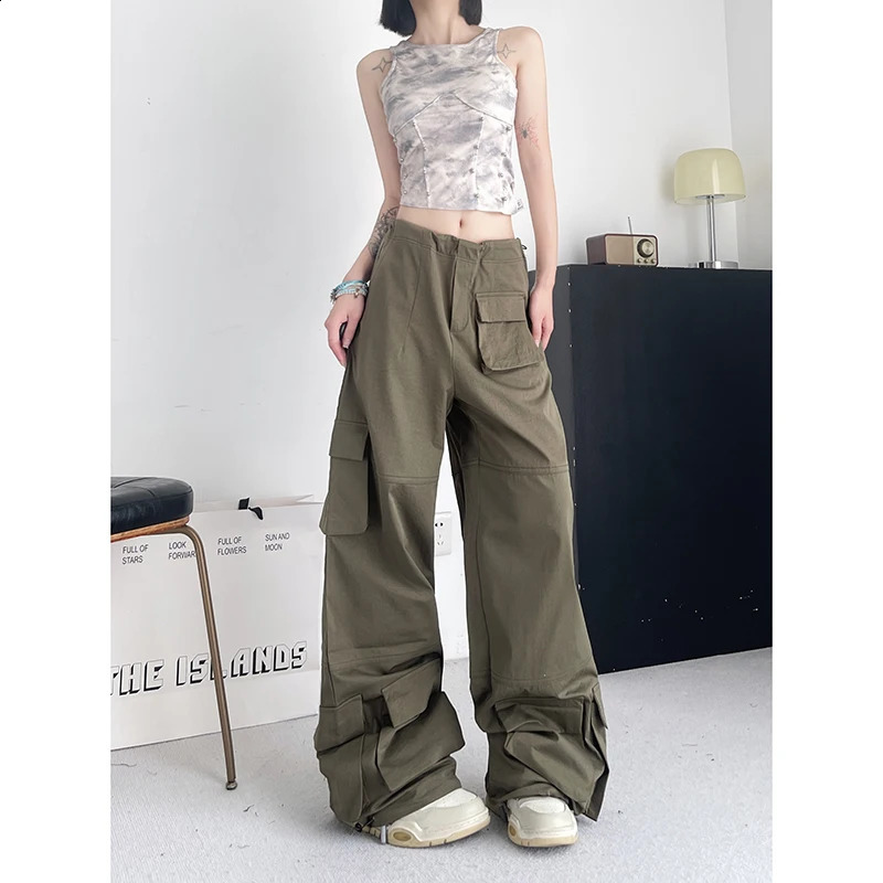 Pantalon de cargaison décontracté pour femmes Fashion Fashion grunge droit des femmes en vrac punk cool noir armée verte beige lâche pantalon 240