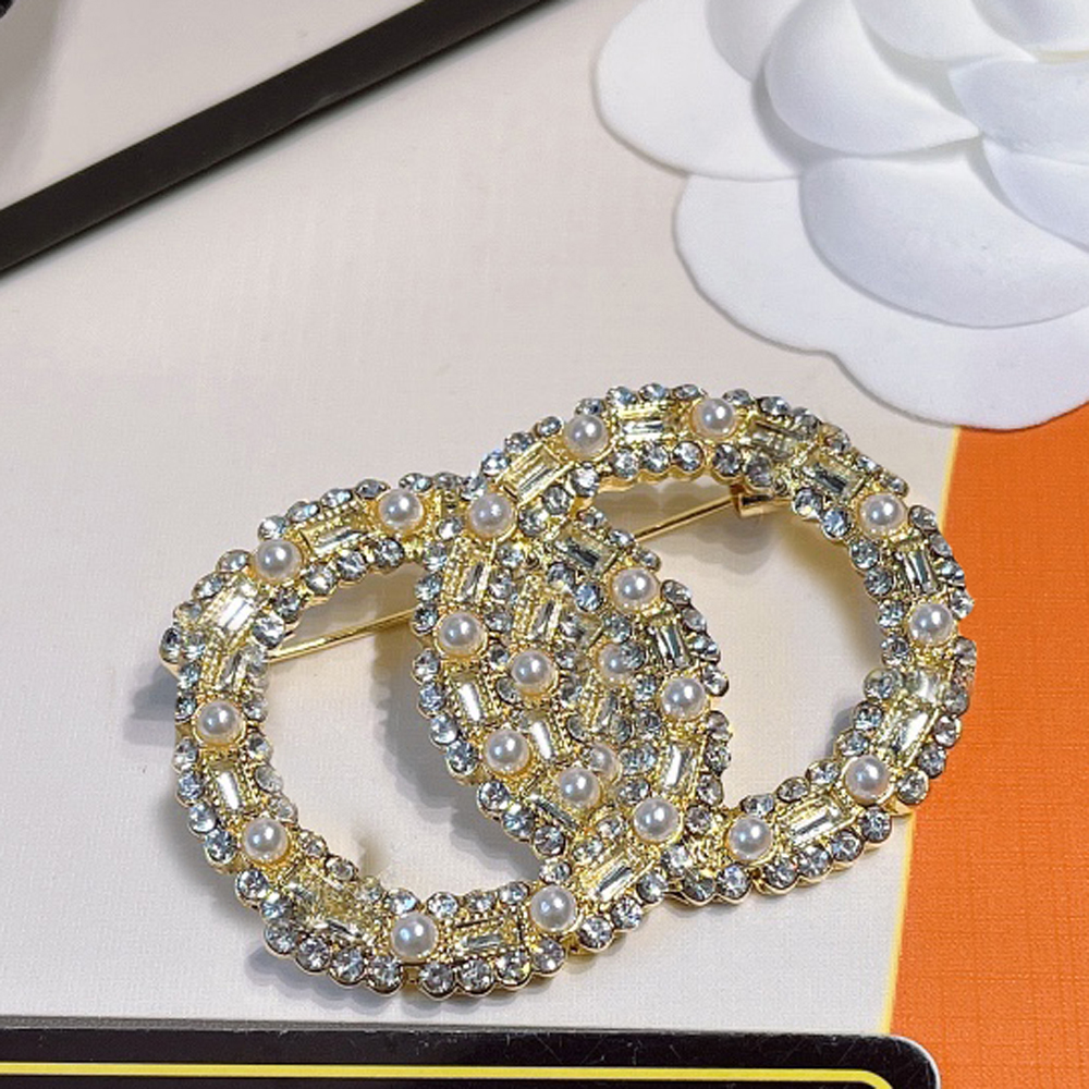 Brooches 20Style Designer Brooch Letters Diamond Brooches Pin Geometric Luxury Gold Silver Crystal Pins Women Clothing Decoration Jewelry Accessorie