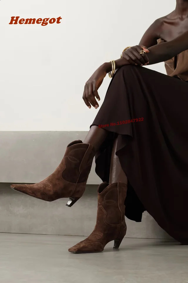 Bottes en daim en denim Mid Calf Toe Bottes Bottes de femme décontractées Brown Dark Fashion Winter 2024 Plus taille Chaussures 240926
