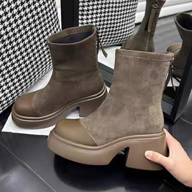 Plateforme Femmes Bottes de la cheville de neige en daim haut talons hauts Er Chaussures Bottes de moto d'hiver 2024 TREND
