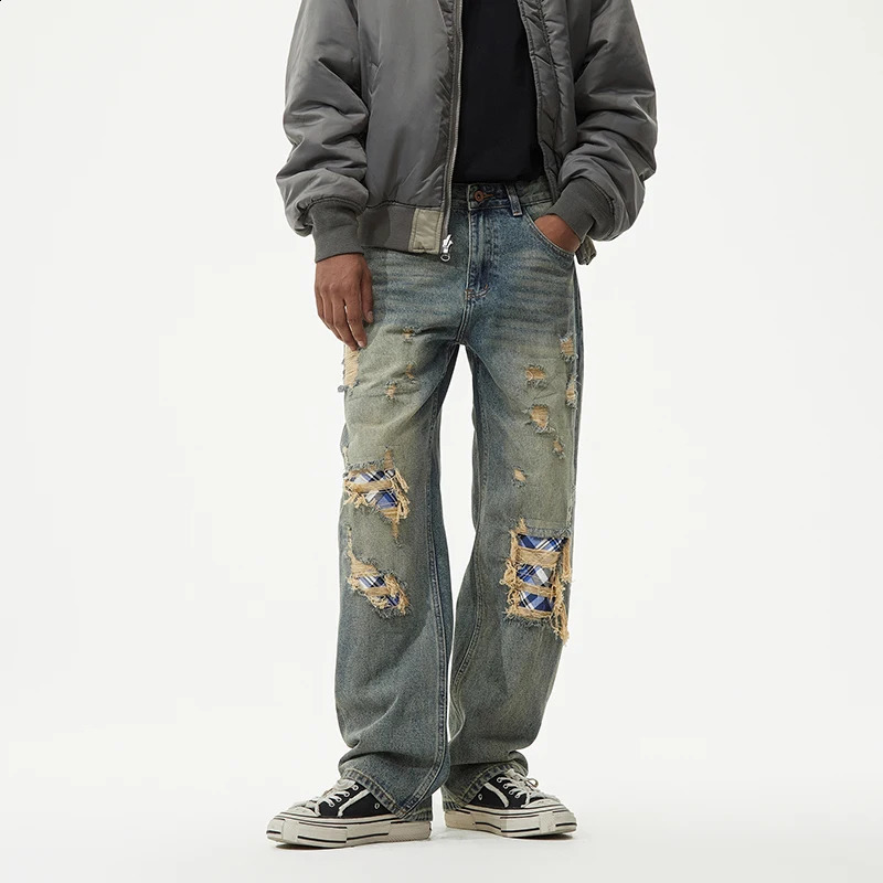 Streetwear retro fall and winter models of mens jeans broken holes patch personality patches loose straight pants mens models 240927
