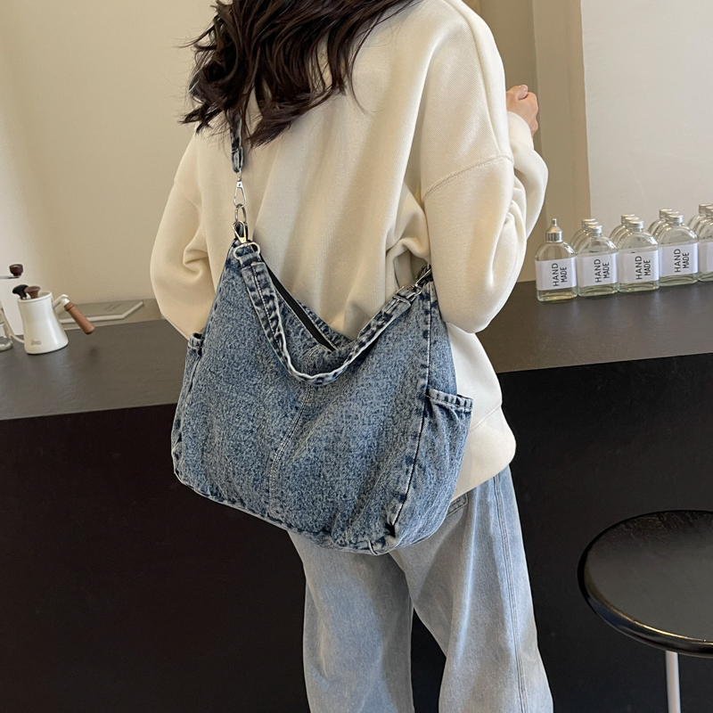 trend wrap leisure new model Women s minimalist and fashionable casual denim shoulder handbag zippered shopping bag crossbody women