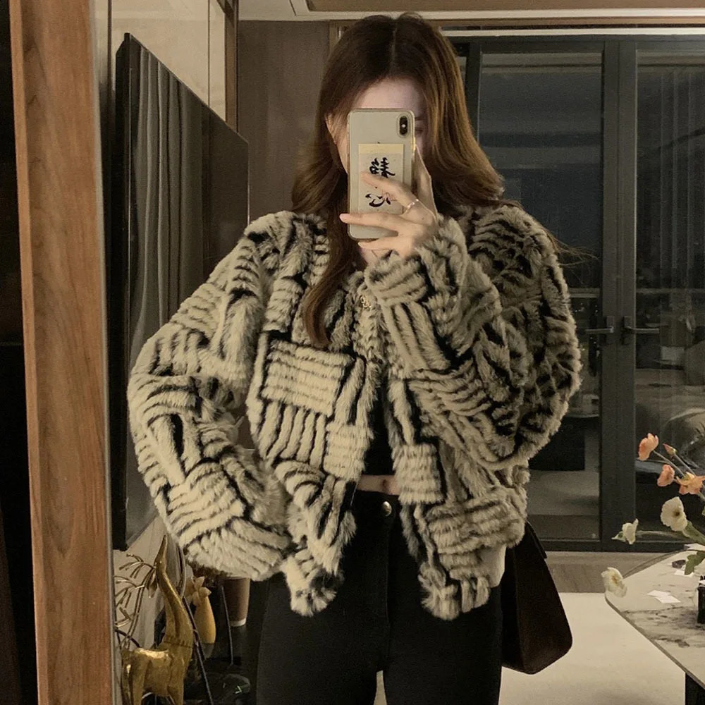 Veste intégrée de fourrure en cuir Femmes Automne Elegant Hiver Plux Top Womens Casual Loose Artificial Fur Matel