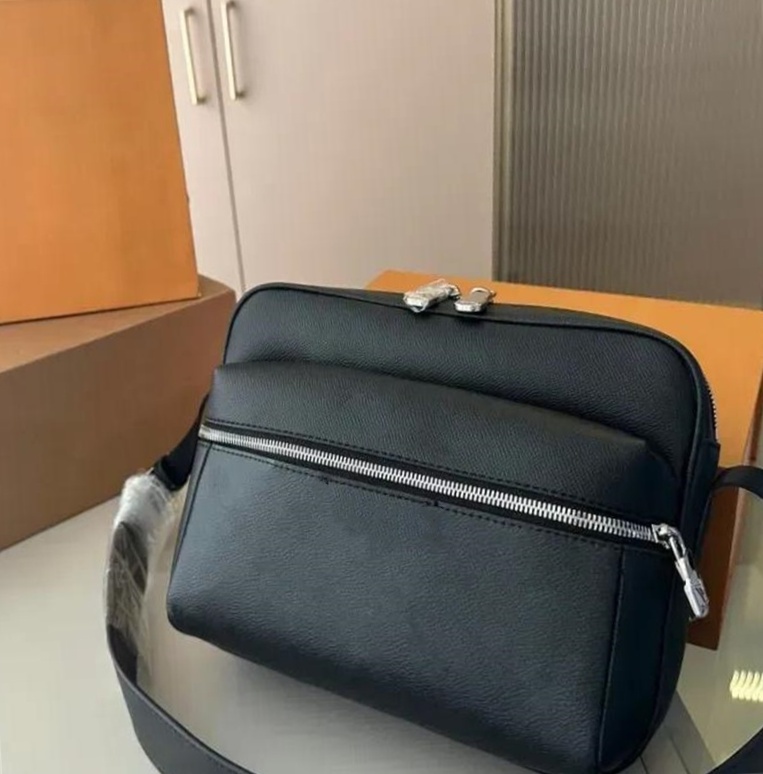 2024 Trio pour hommes Trio Sports Messager Sac à épaule messager Bodys de luxe Bodys Hobo Tote Soirée Générat en cuir Gym Gym à main