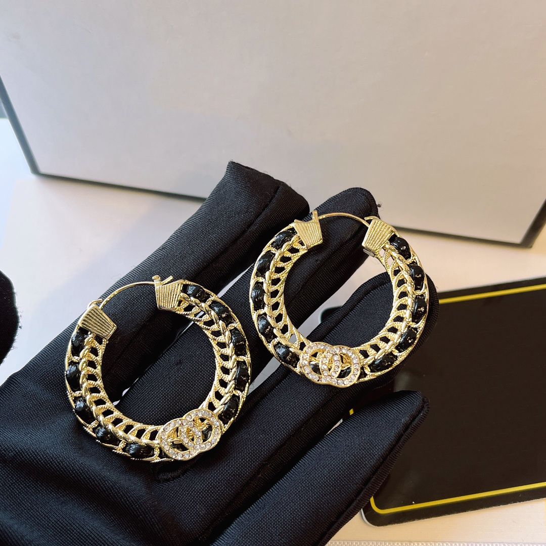 Exquisite Charm Design Round Woven Earrings Premium Jewelry Earring For Women Design Accessories Couples Friends Family Popular Style Gifts-image-842938264