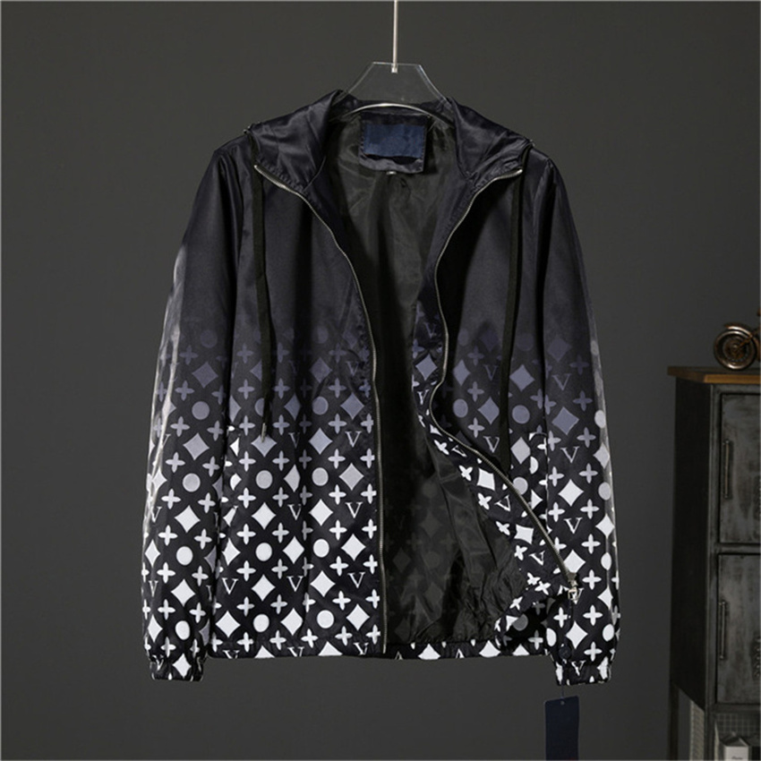 Designer Mens Jacket Coat Windrunner Luxurious and light coat Fashion Hooded Jackets Sports Windbreaker Casual Zipper Coats Man Outerwear Clothin-image-854356764