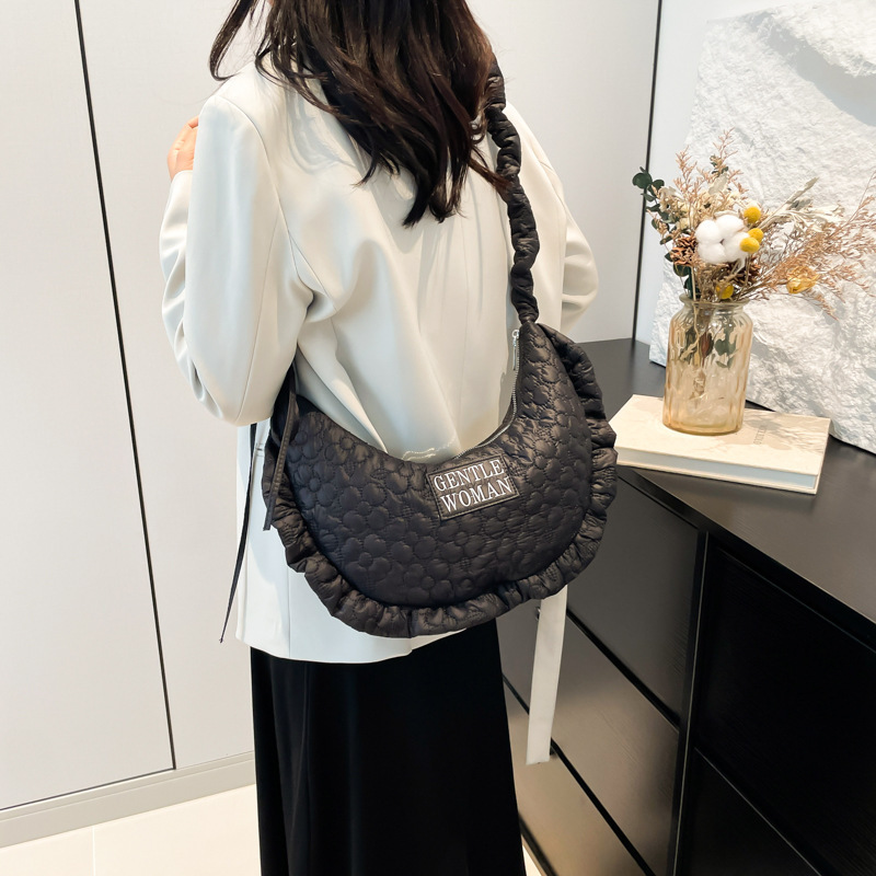 new model Cloud wrap embroidery thread pleated trend strap handbag dumpling crossbody cloth trendy and versatile leisure shoulder bag for women