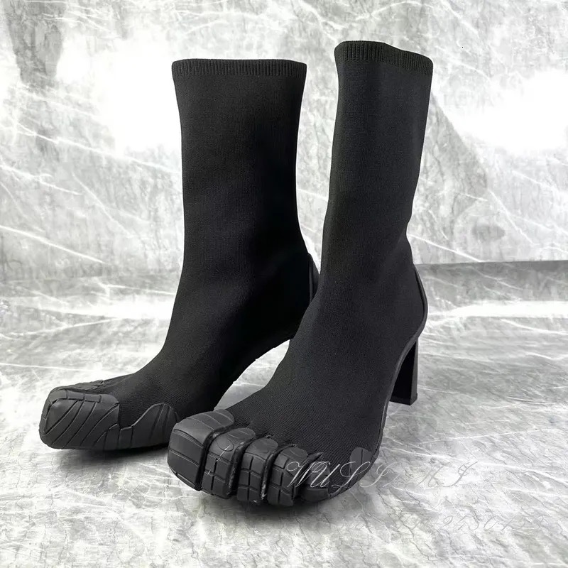 Designer Shoes Women Rose Red Five Finger Boots Black Hollow Heel White Leather Zip Ankle Tabi Fashion Autumn Stretch Fabric knitting Sock Booties S