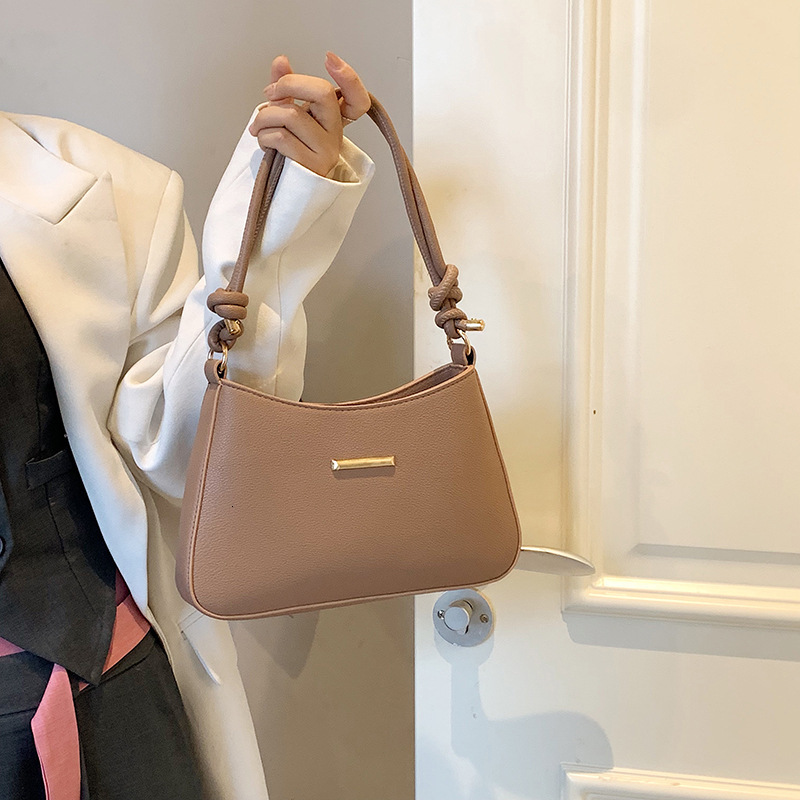 new model French wrap Half Moon leisure Underarm New High end Hand Pulling handbag Stick Diagonal trend Cross Versatile Shoulder Bag for Women