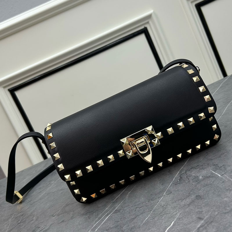 Femmes Rivet Flap Sac À Bandoulière Le Plus Récent Sac À Main Unique Épaule Messenger Sacs Poche Interne En Cuir Véritable Mode Lettres Plusieurs