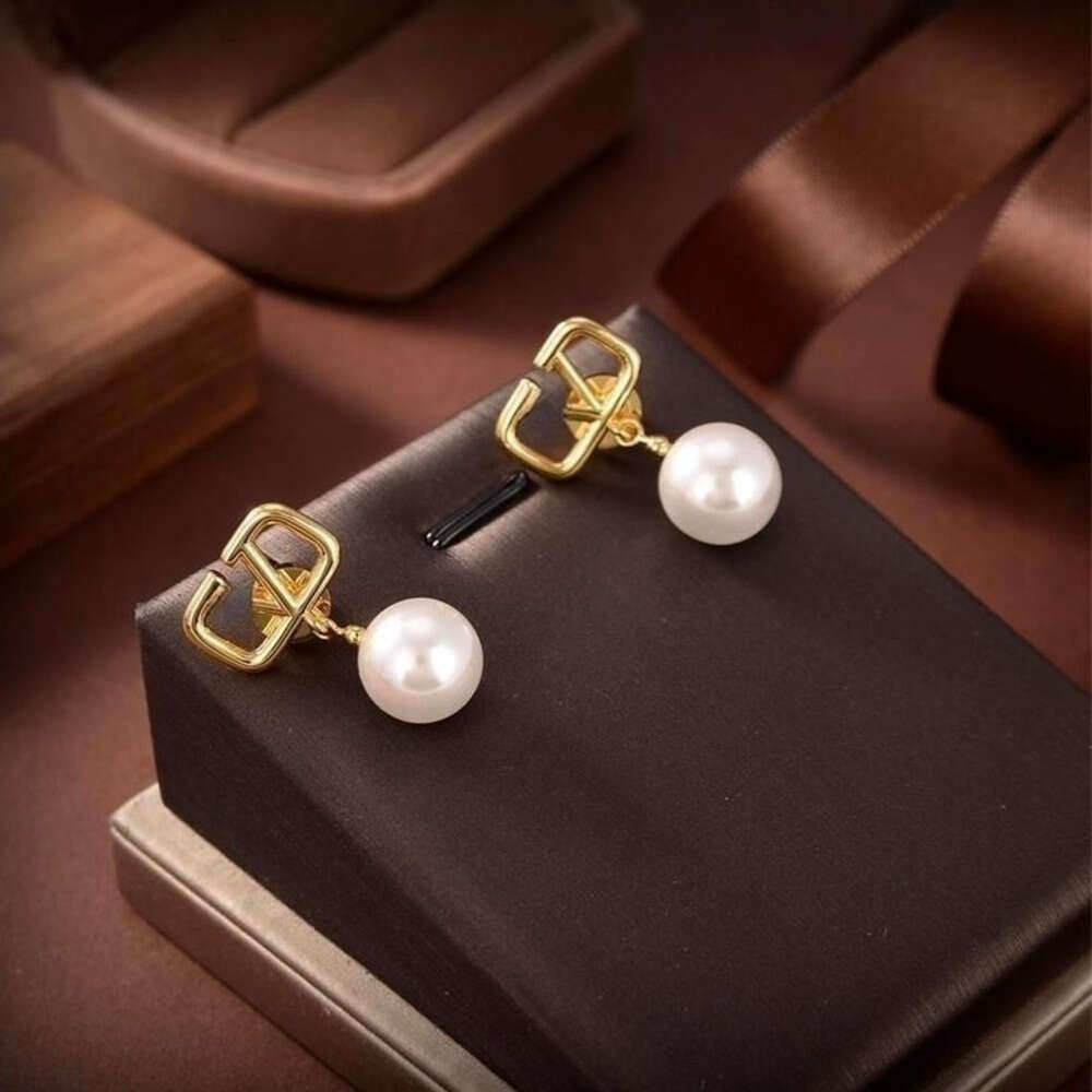 Stud Dangle Chandelier Drop pearl earrings gold dangle earring designer for woman fashion luxury brand letter V mans stud earings girls ear studs we